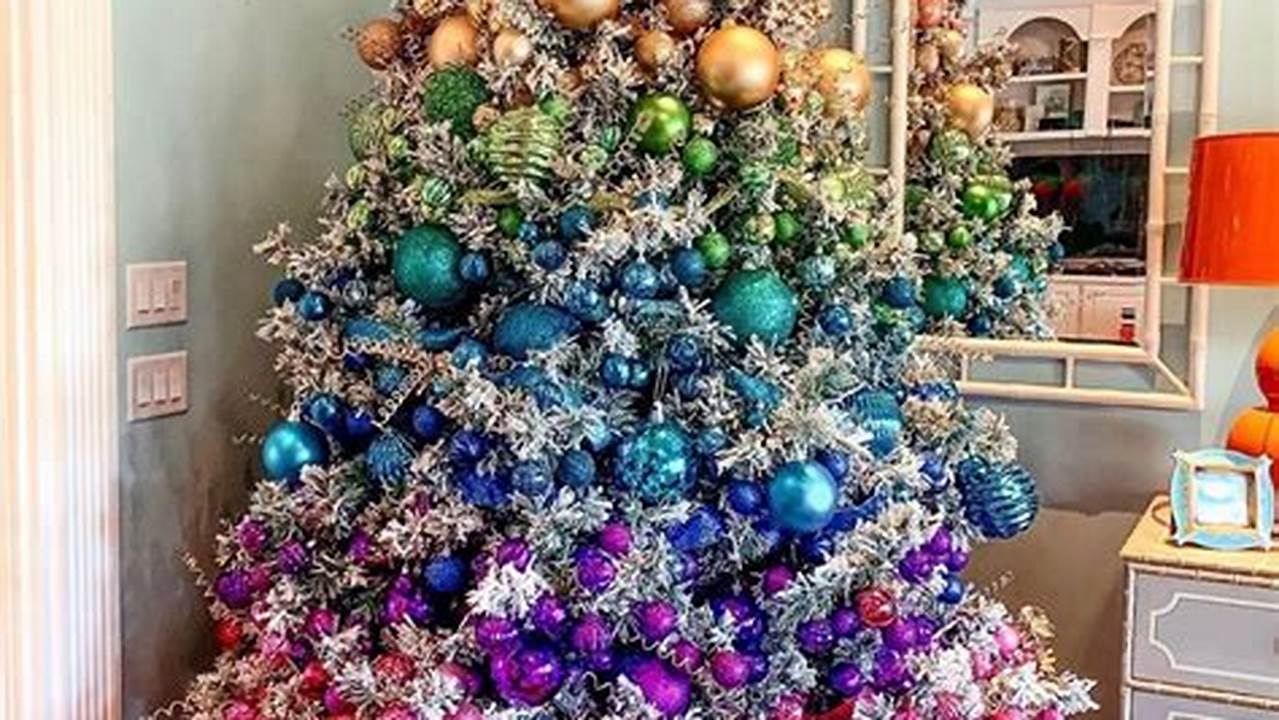 Christmas Tree Ideas and Christmas Tree Themes for the Holidays